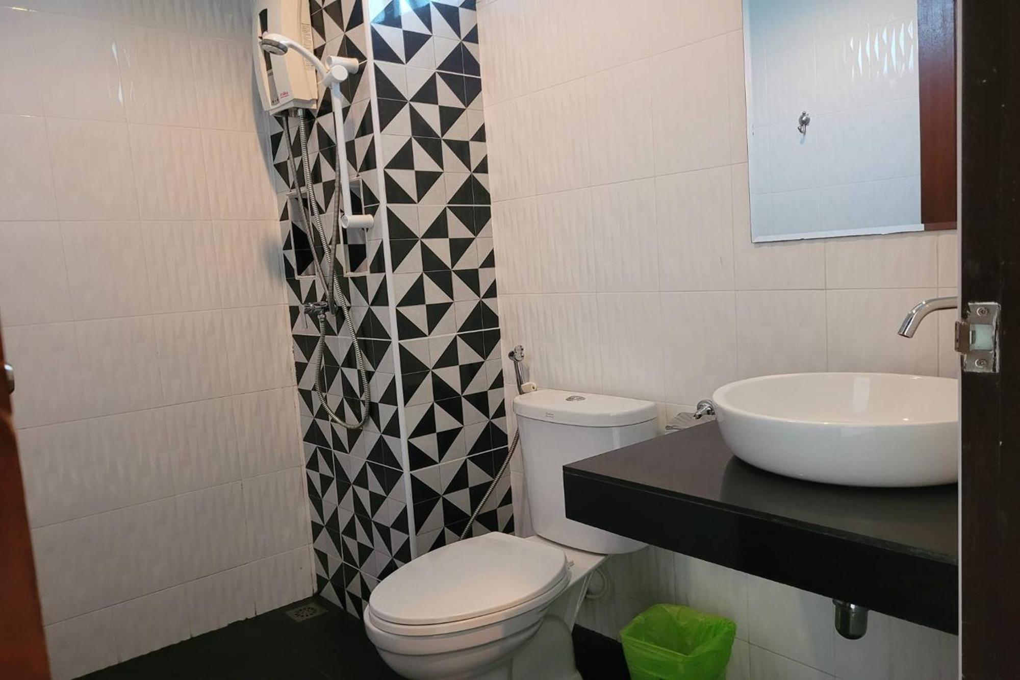 Snooze Inn Phuket - Free Shuttle To Bang Rong Pier Pa Khlok Exterior foto